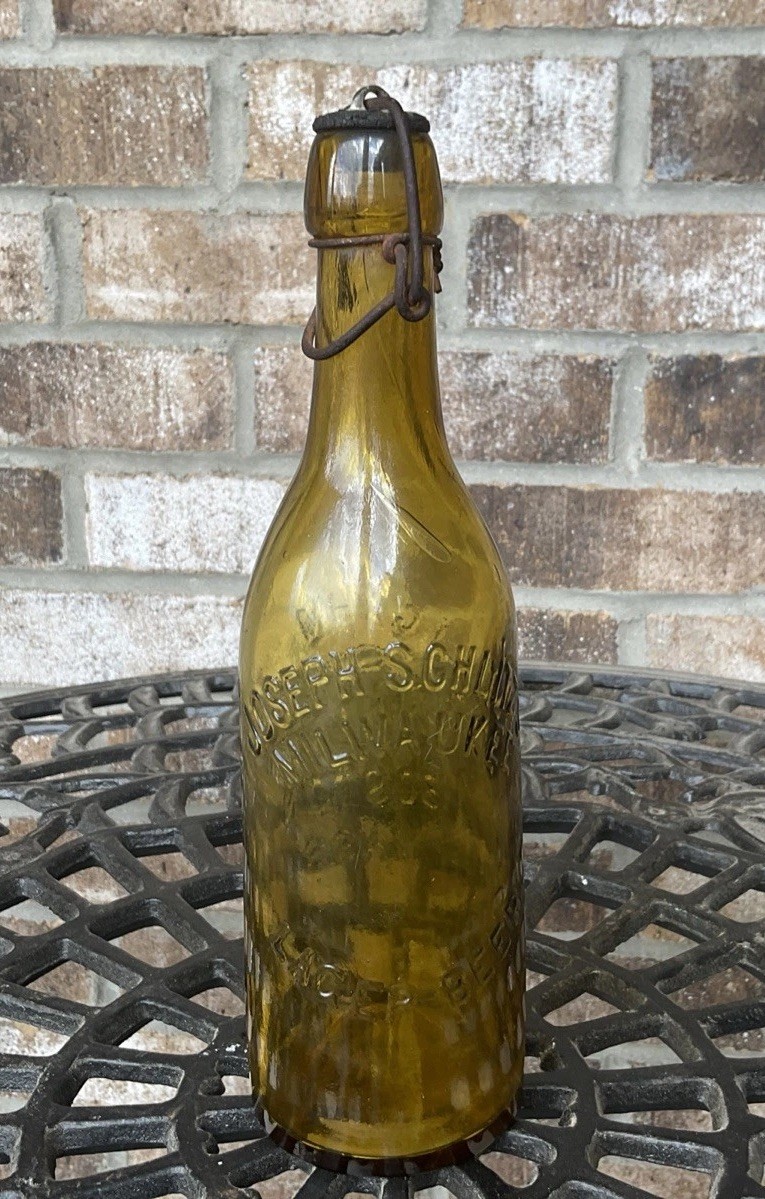 1890’s Schlitz Brewing 12oz Blob J Gahm Boston Mass “Schlitz’s” Beer Bottle