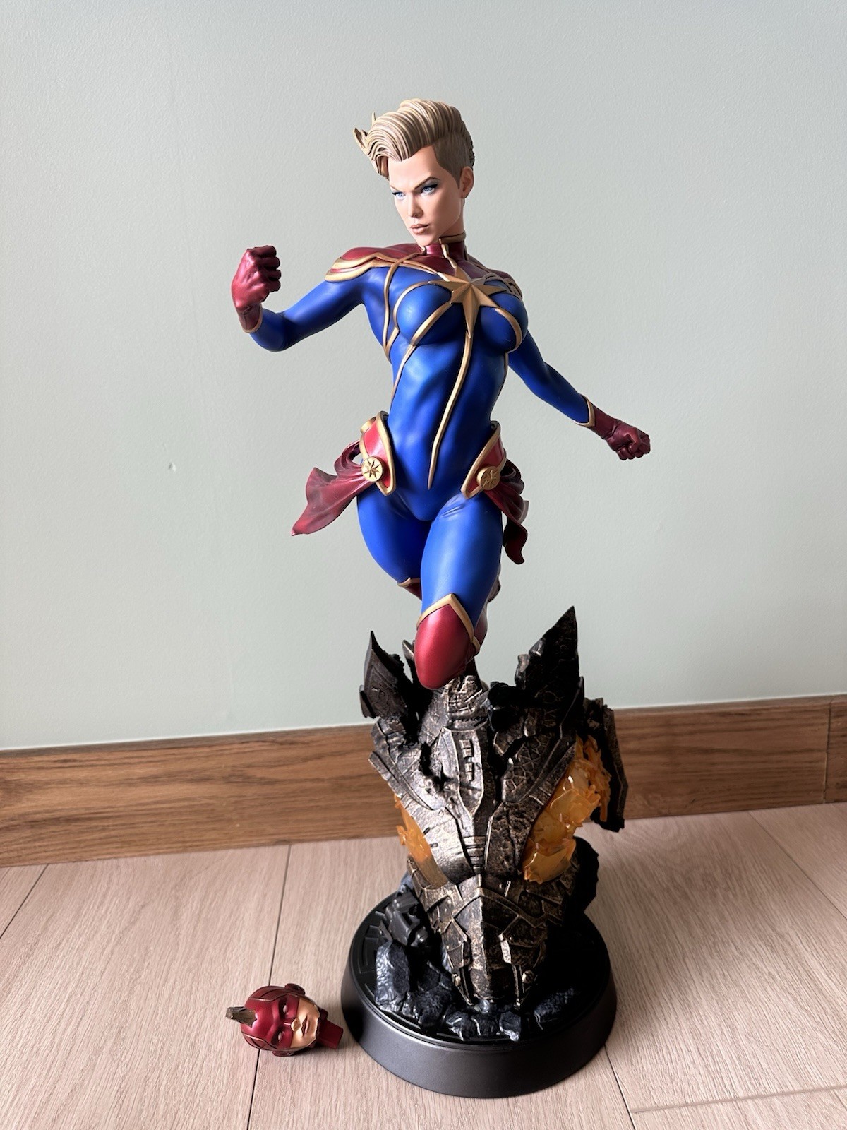 Sideshow Captain Marvel Exclusive 1:5 Scale Statue 819/1500 Sideshow Captain Marvel Exclusive 1:5 Scale Statue 819/1500