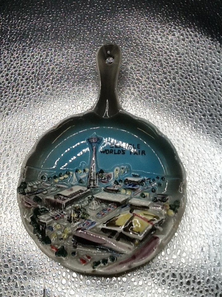 Vintage Seattle Washington World’s Fair Frying Pan Shaped Space Needle Souvenir