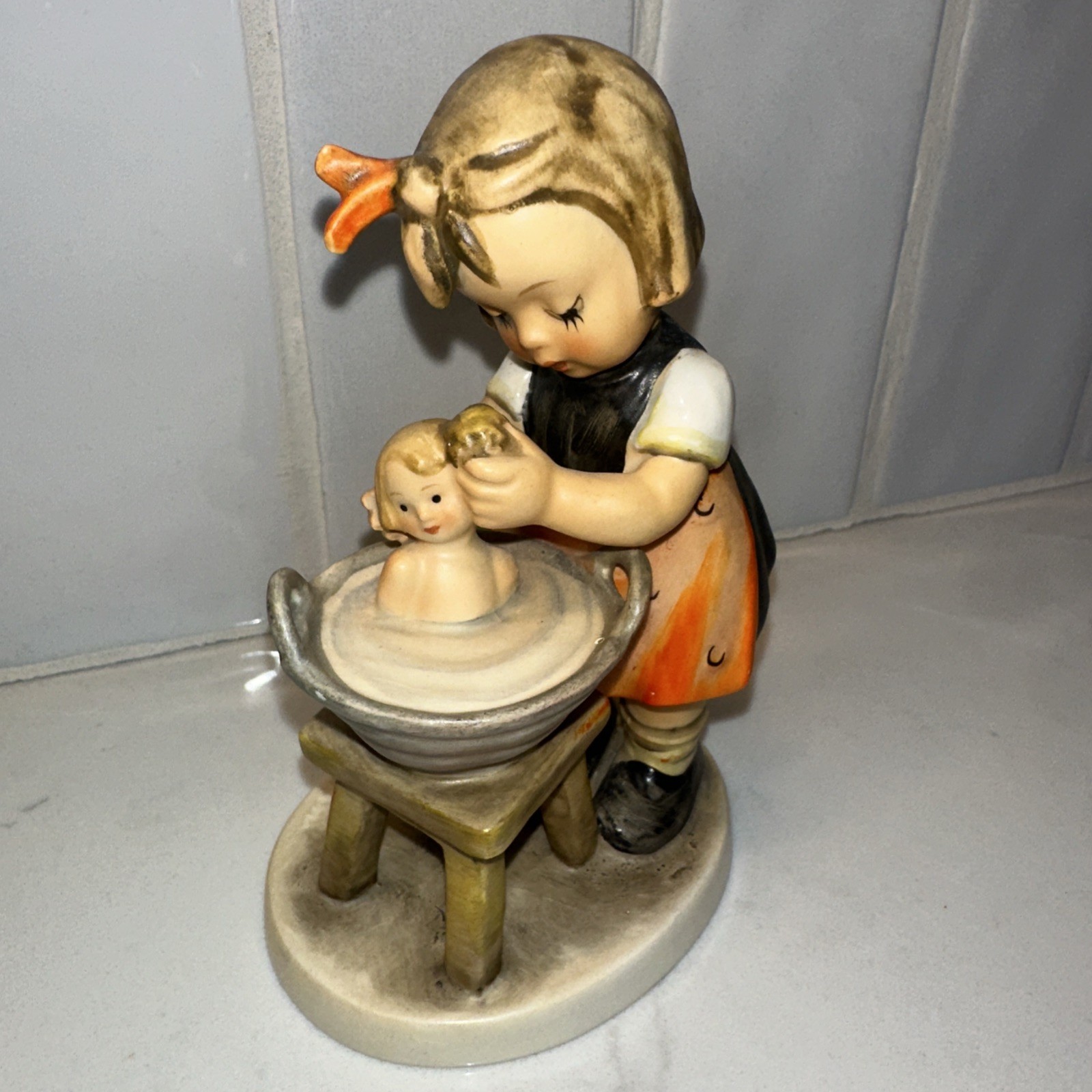 Vintage Hummel Goebel #319 DOLL BATH Figurine 1956 5\