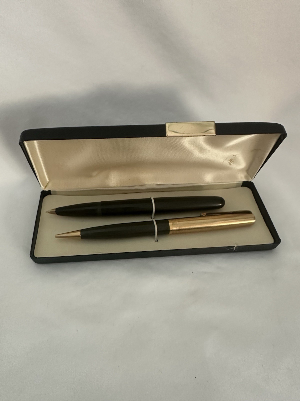 1940s Waterman's Taperite Stateleigh Fountain Pen & Pencil 14k Set - UNRESTORED 1940s Waterman's Taperite Stateleigh Fountain Pen & Pencil 14k Set - UNRESTORED