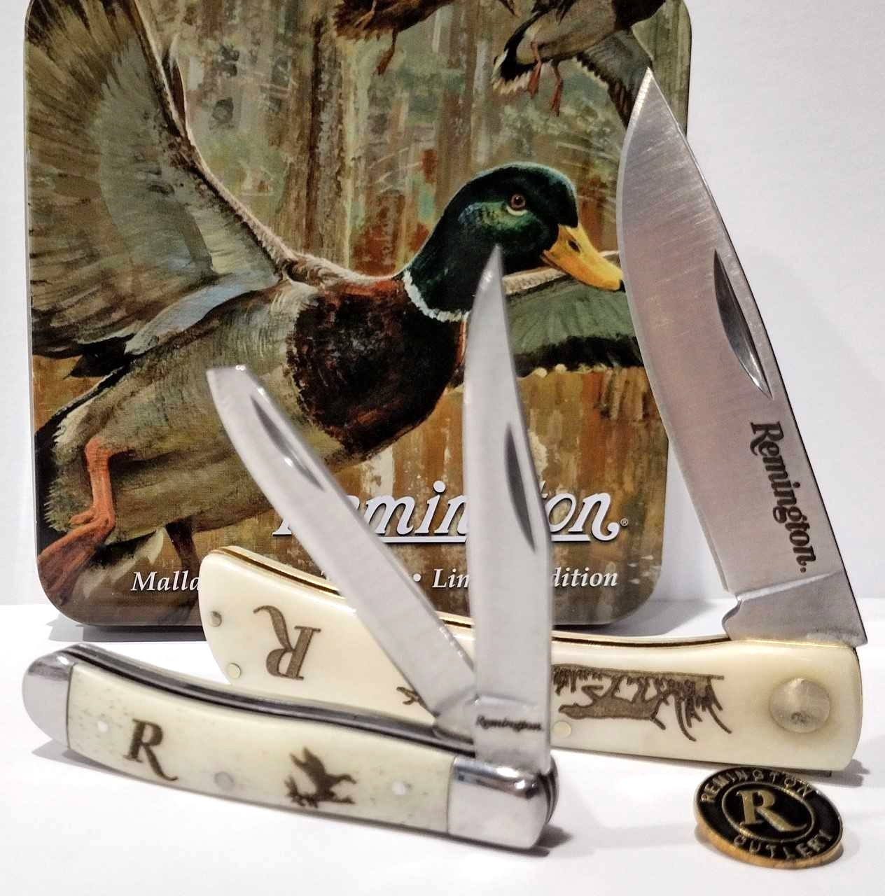 Remington Mallard Duck Hunting Tin White Bone Peanut Lockback Pocket Knife Set