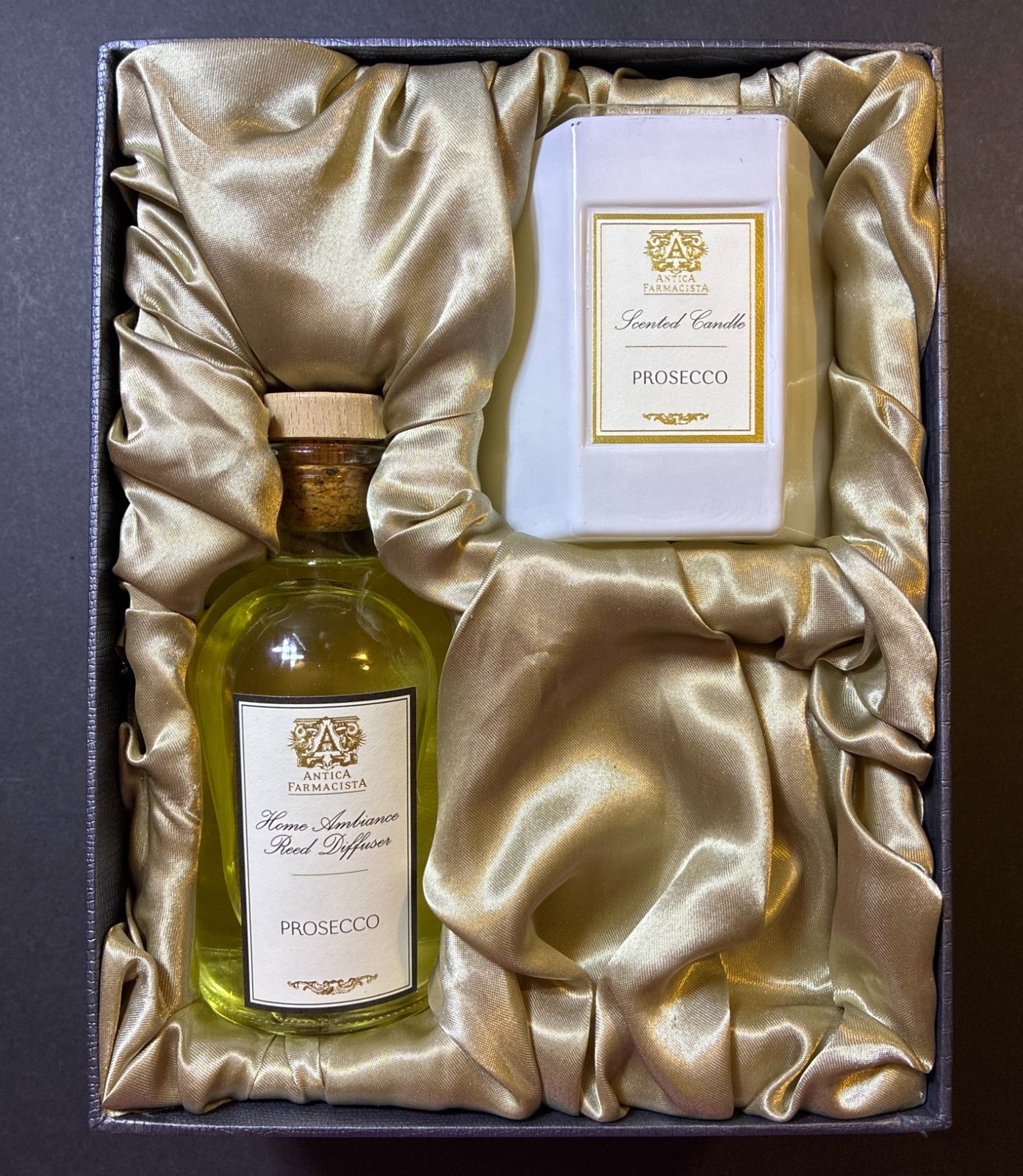 ANTICA FARMACISTA PROSECCO HOME AMBIANCE DIFFUSER 250 ml & SCENTED CANDLE 9 OZ ANTICA FARMACISTA PROSECCO HOME AMBIANCE DIFFUSER 250 ml & SCENTED CANDLE 9 OZ