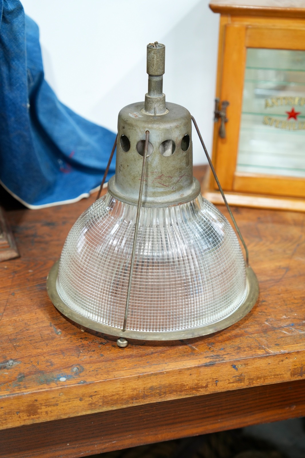 VINTAGE HOLOPHANE INDUSTRIAL FACTORY PENDANT LIGHT RIBBED GLASS LAMP SHADE