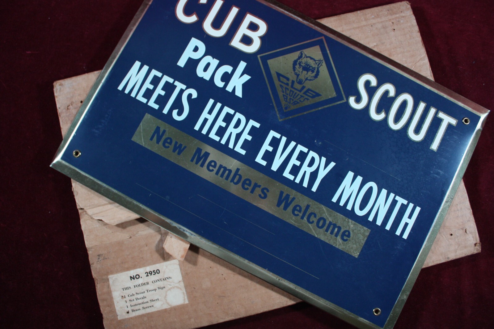** VINTAGE CUB SCOUTS OF AMERICA BSA TIN SIGN NOS IN ORIGINAL BOX 1950\'S RARE ** ** VINTAGE CUB SCOUTS OF AMERICA BSA TIN SIGN NOS IN ORIGINAL BOX 1950\'S RARE **