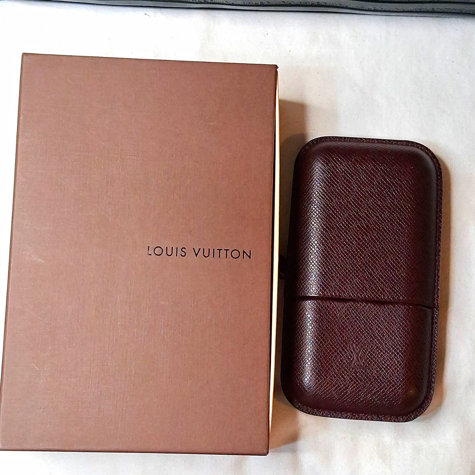 100% Authentic Louis Vuitton Brown Leather Cigar Case with Box 