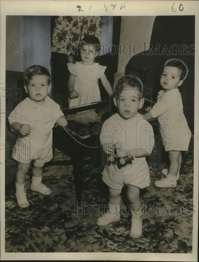 1948 Press Photo The Henn quadruplets of Catonsville at a year and a half