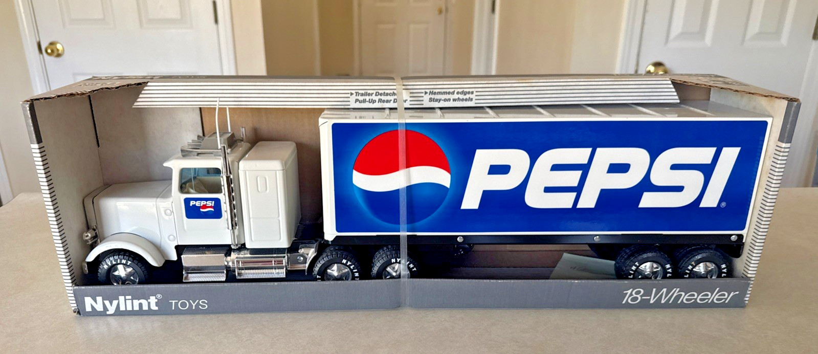 Vintage Nylint Pepsi 18 Wheeler Steel 345-Z New Vintage Nylint Pepsi 18 Wheeler Steel 345-Z New