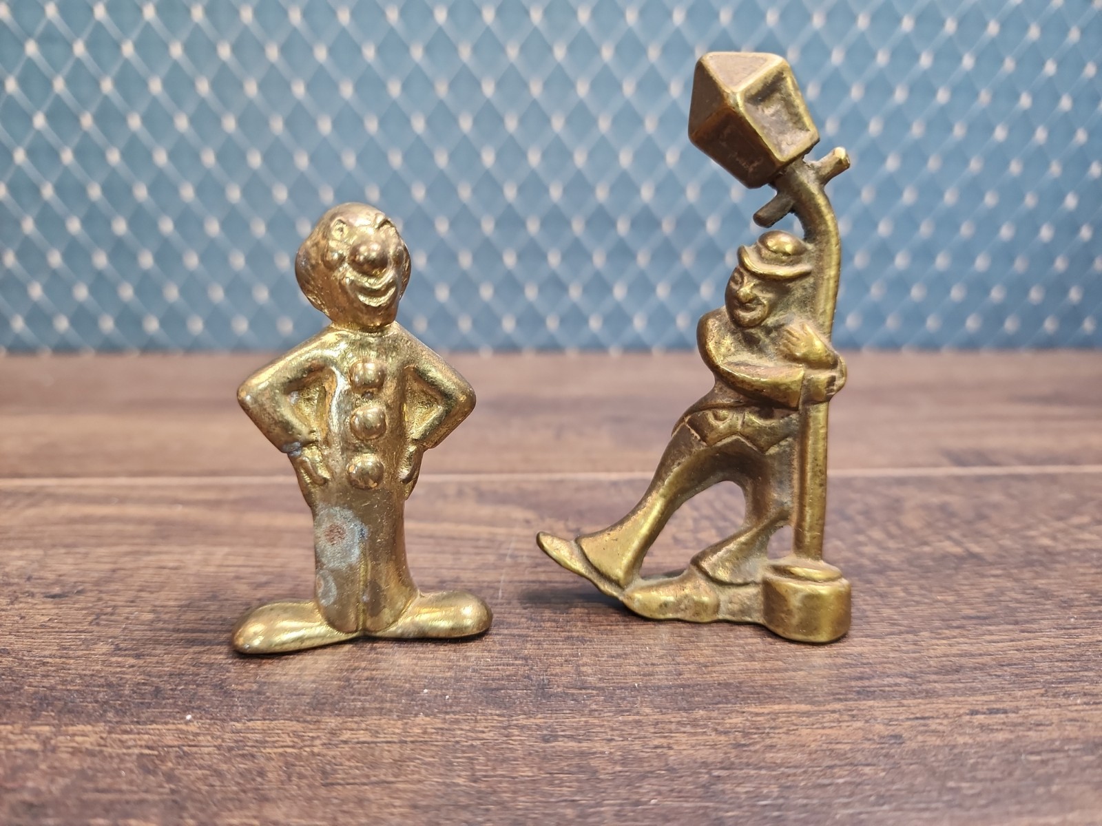 2 Vintage Brass Figurines Clown & Man Leaning Against Lamppost Pub Canada