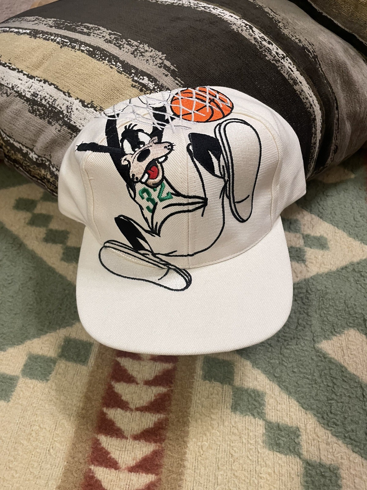 Vintage 90s Disney Goofy Basketball Big Logo Slam Dunk Snapback Hat White Dome