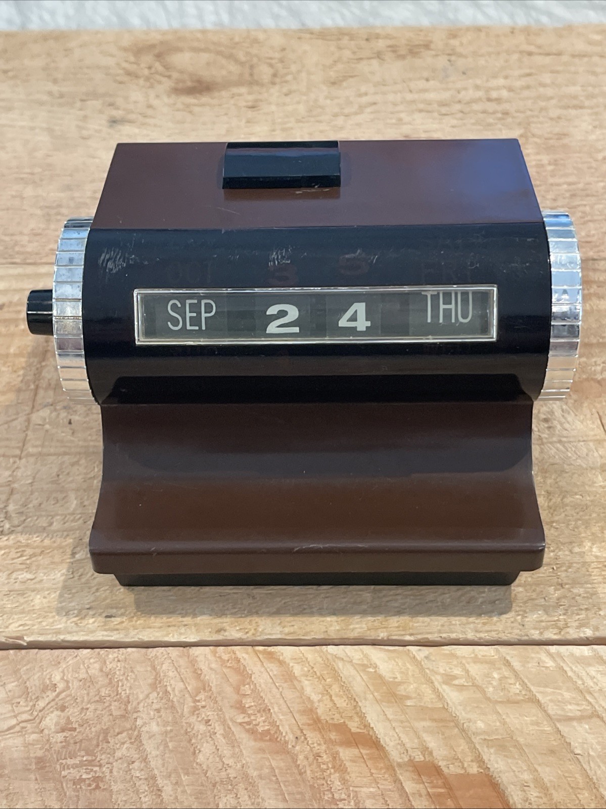 VTG Royal London Made In Japan Perpetual Flip Clock Wind Up Tested Works Great VTG Royal London Made In Japan Perpetual Flip Clock Wind Up Tested Works Great