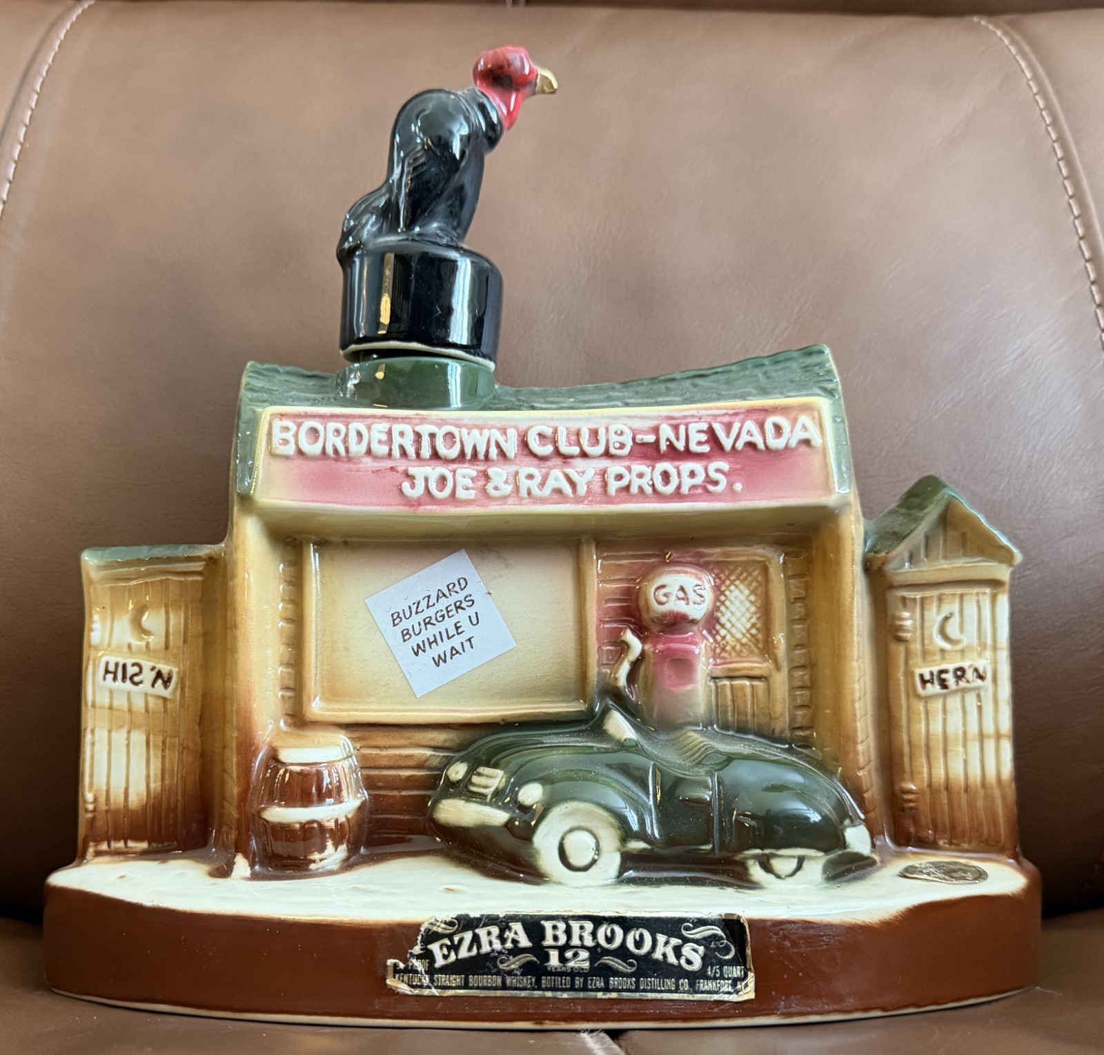 VINTAGE 1970 EZRA BROOKS BORDERTOWN CLUB NEVADA BUZZARD GAS STATION DECANTER VINTAGE 1970 EZRA BROOKS BORDERTOWN CLUB NEVADA BUZZARD GAS STATION DECANTER