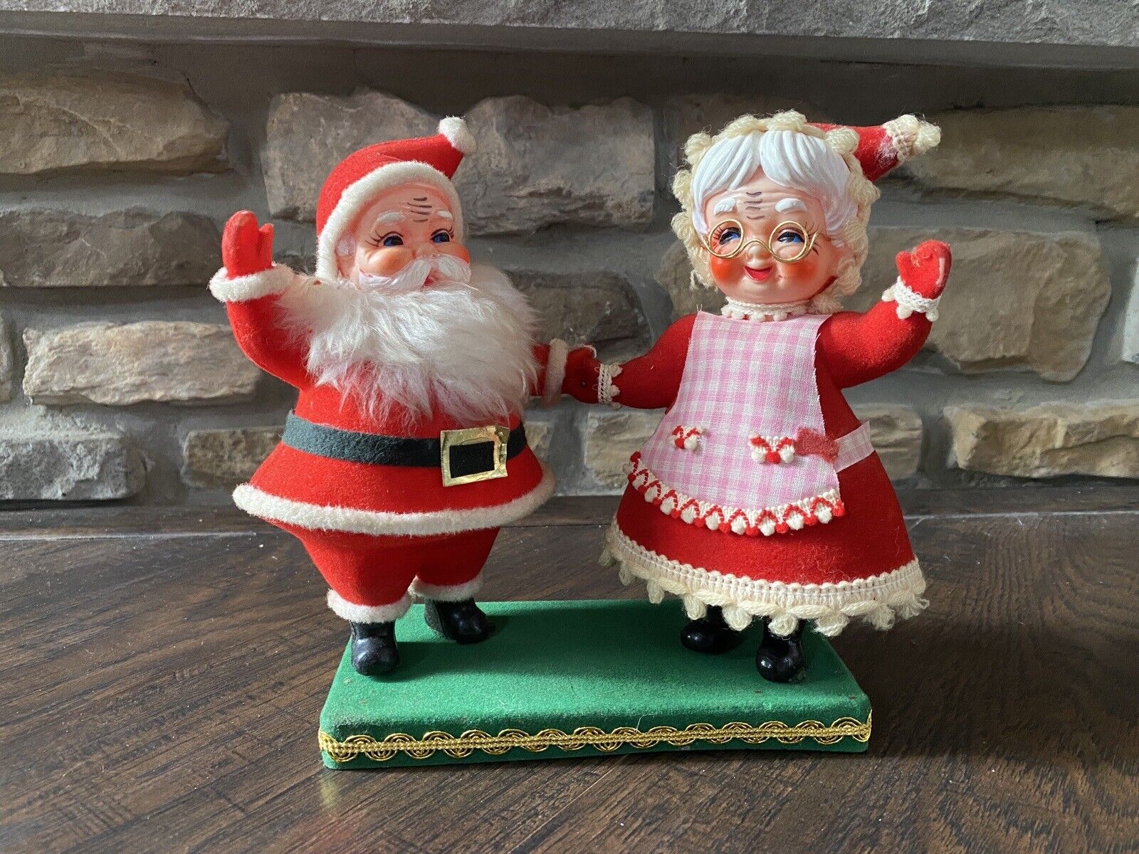 Vintage Christmas Decoration - Mr And Mrs Claus With Flocking Beauty