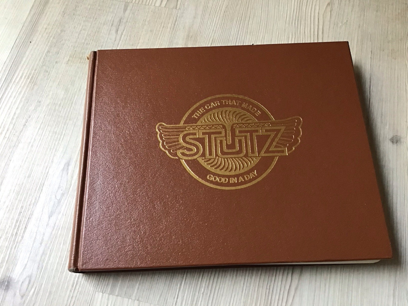 AUTOMOBILIA/VERY RARE-SPLENDID STUTZ-LEATHERBOUND/SIGNED/LTD EDITION/KATZELL AUTOMOBILIA/VERY RARE-SPLENDID STUTZ-LEATHERBOUND/SIGNED/LTD EDITION/KATZELL