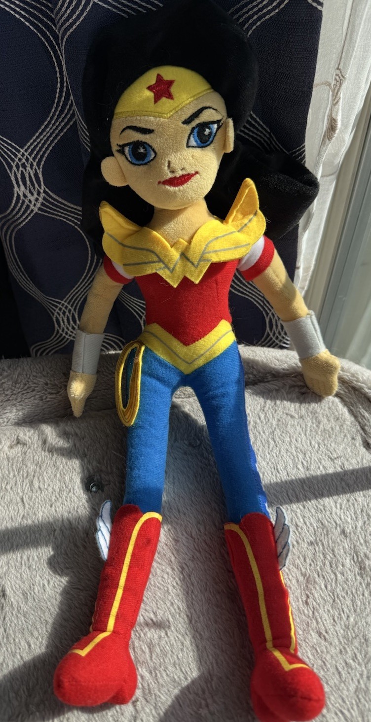 Wonder Woman Kids Plush Doll Cuddle Pillow Buddy 16\ Wonder Woman Kids Plush Doll Cuddle Pillow Buddy 16\