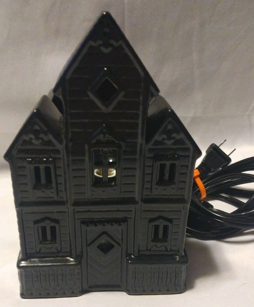 Vintage Better Homes and Gardens Black Haunted House Spooky Halloween Decor 