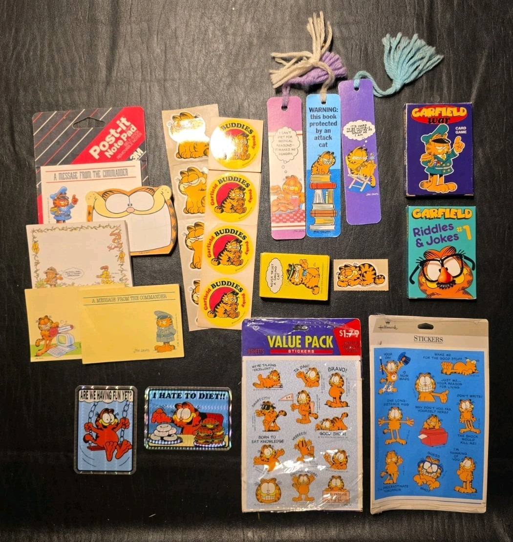 Lot Of 18 Vintage Garfield Items...Most from 1970\'s 