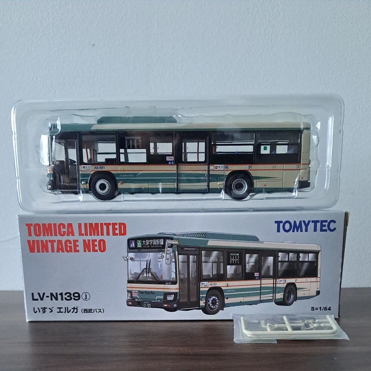 Tomica Limited Vintage NEO LV-N139 Isuzu Erga Seibu Bus 1/64 15+ collector item