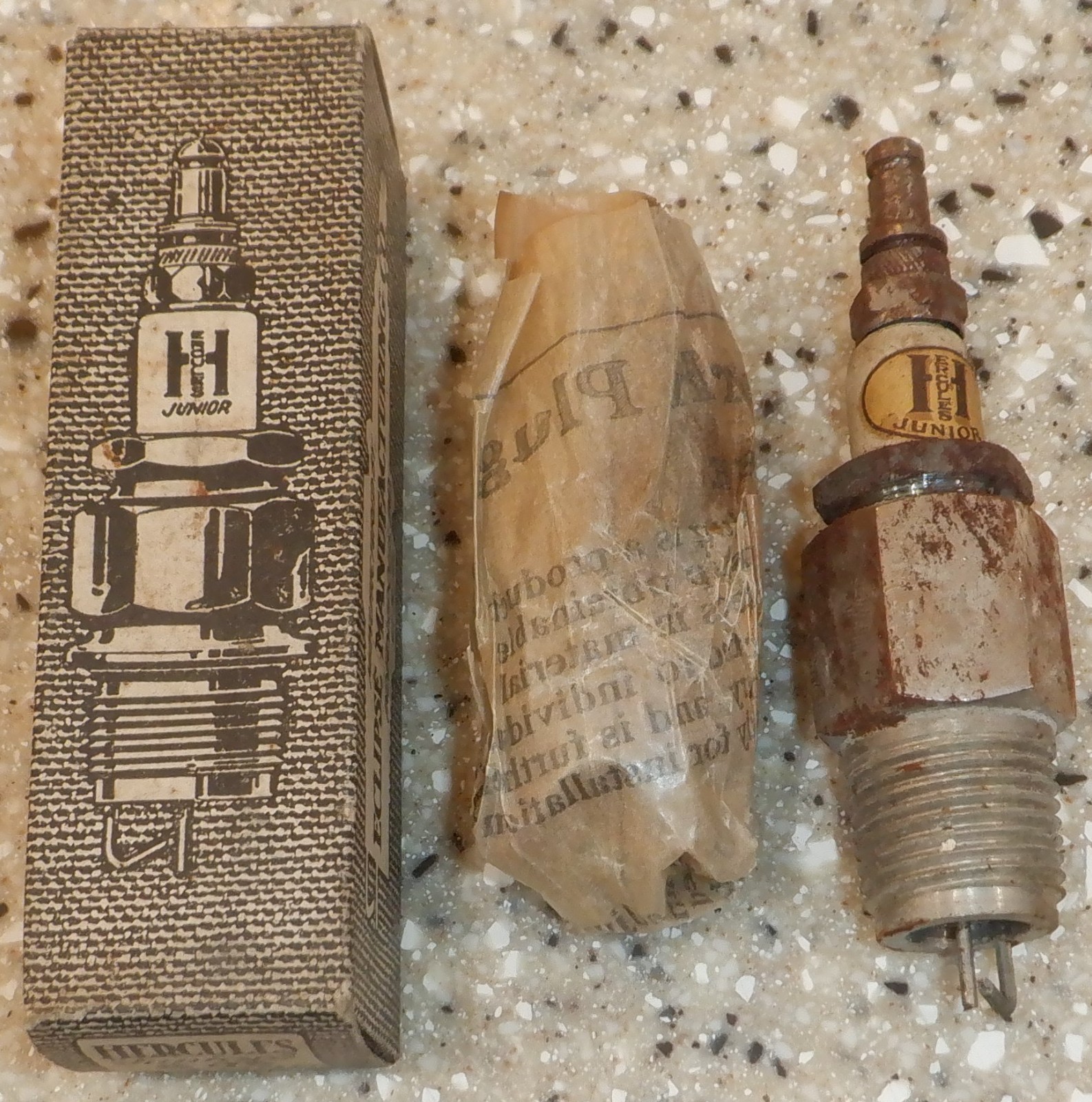 NOS Original Vintage Hercules Junior Tractor Spark Plug Ford with Box - Pls Read