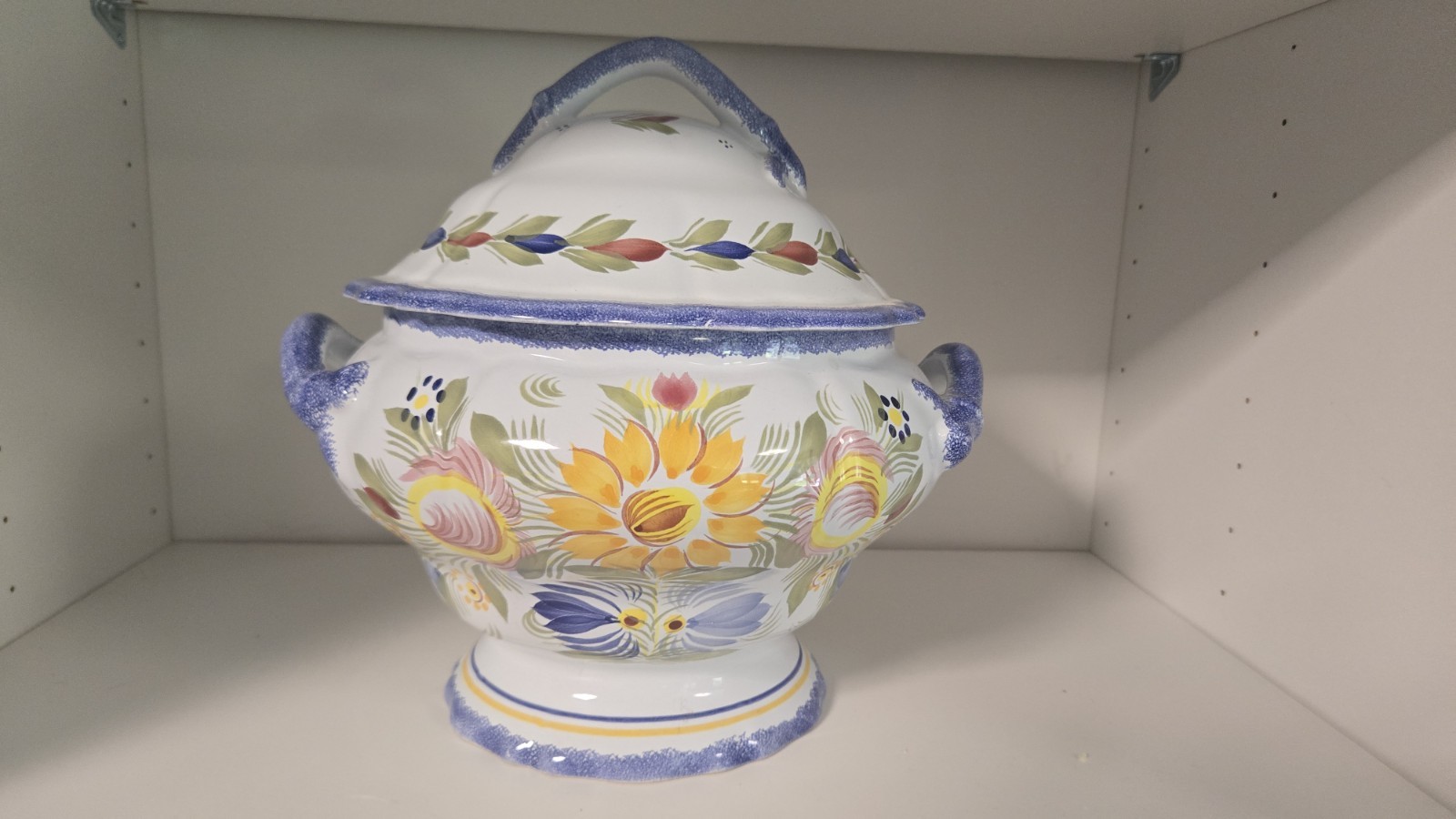 Vintage HB Henriot Quimper France Soup Tureen Vintage HB Henriot Quimper France Soup Tureen