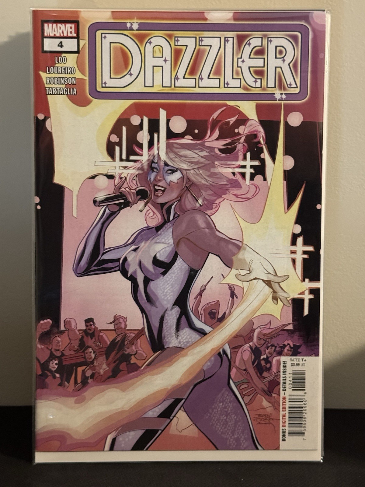 Dazzler #4 Marvel Comics First Printing. We Combine. We Pack Well. Dazzler #4 Marvel Comics First Printing. We Combine. We Pack Well.