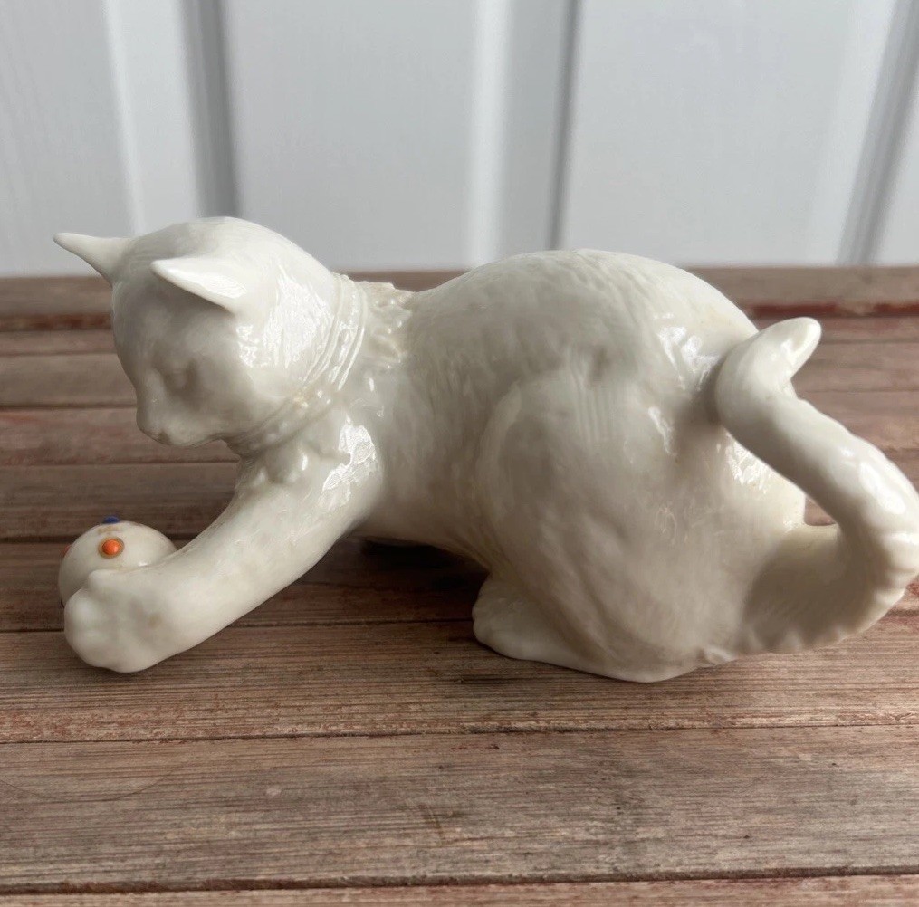 Lenox Vtg 1991 China Crown Jewels Cat Figurine Ivory Kitten Playing With Ball Lenox Vtg 1991 China Crown Jewels Cat Figurine Ivory Kitten Playing With Ball