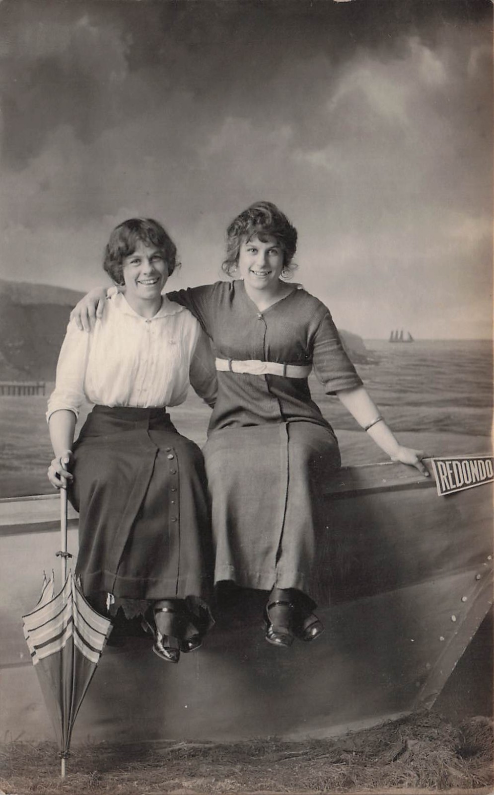 Redondo Beach California Pennant boardwalk photo studio Women Girls Postcard I40