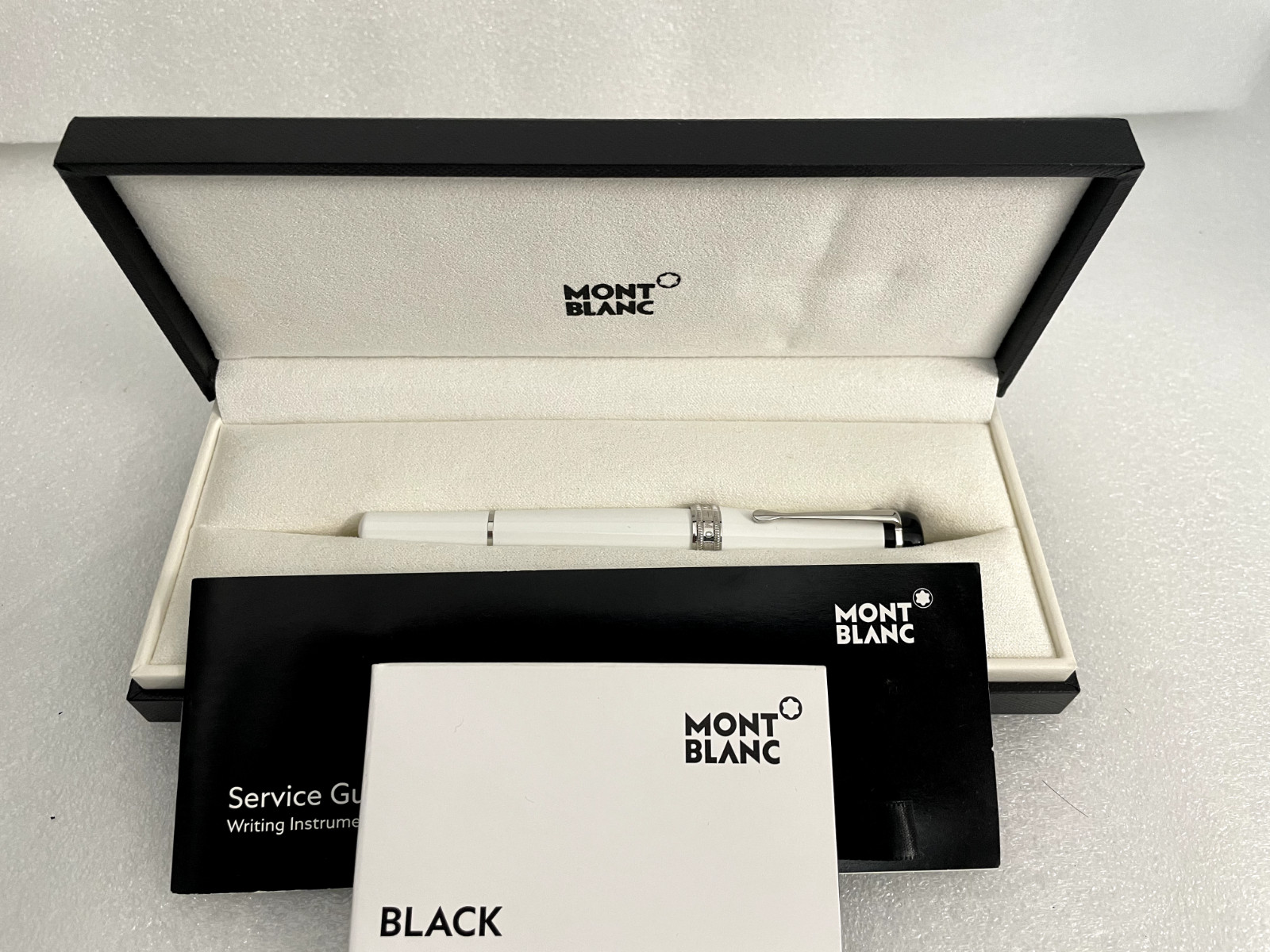 Montblanc Bonheur Fountain Pen, Platinum trim, 14K Nib, Discontinued, Box, Paper