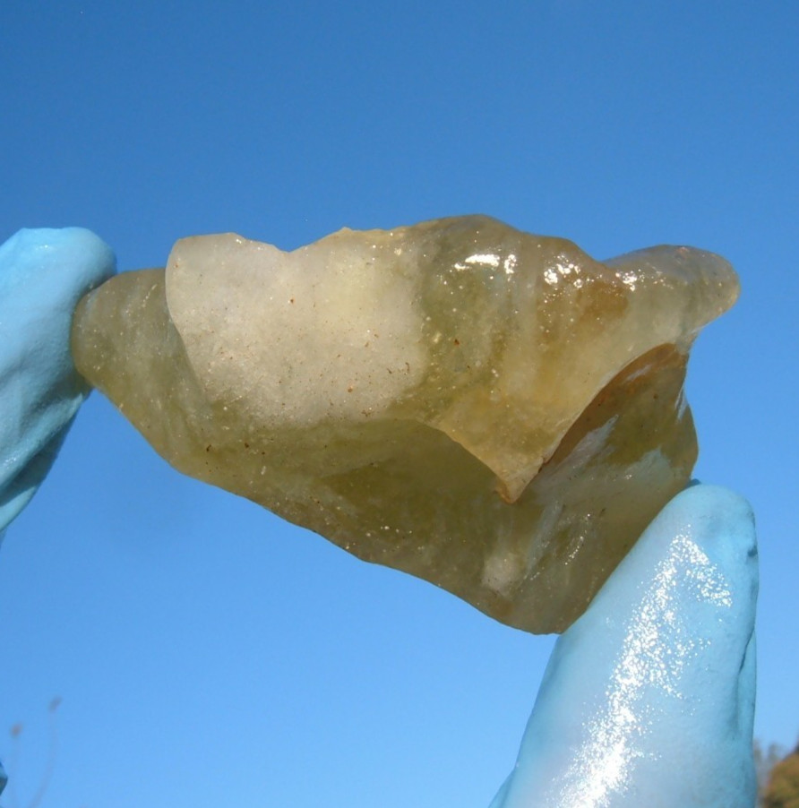 Libyan Desert Glass Meteorite Tektite impact specimen( 511 crt) Natural Hole