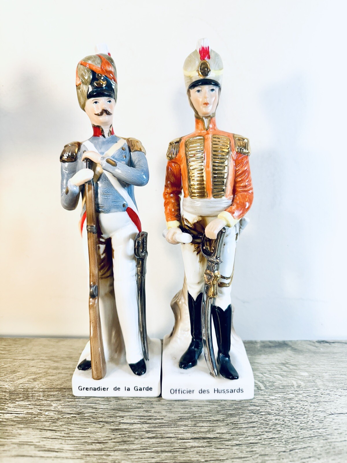 Vintage Napoleonic Soldier Figurines Grenadier de la Garde Officier des Hussards Vintage Napoleonic Soldier Figurines Grenadier de la Garde Officier des Hussards
