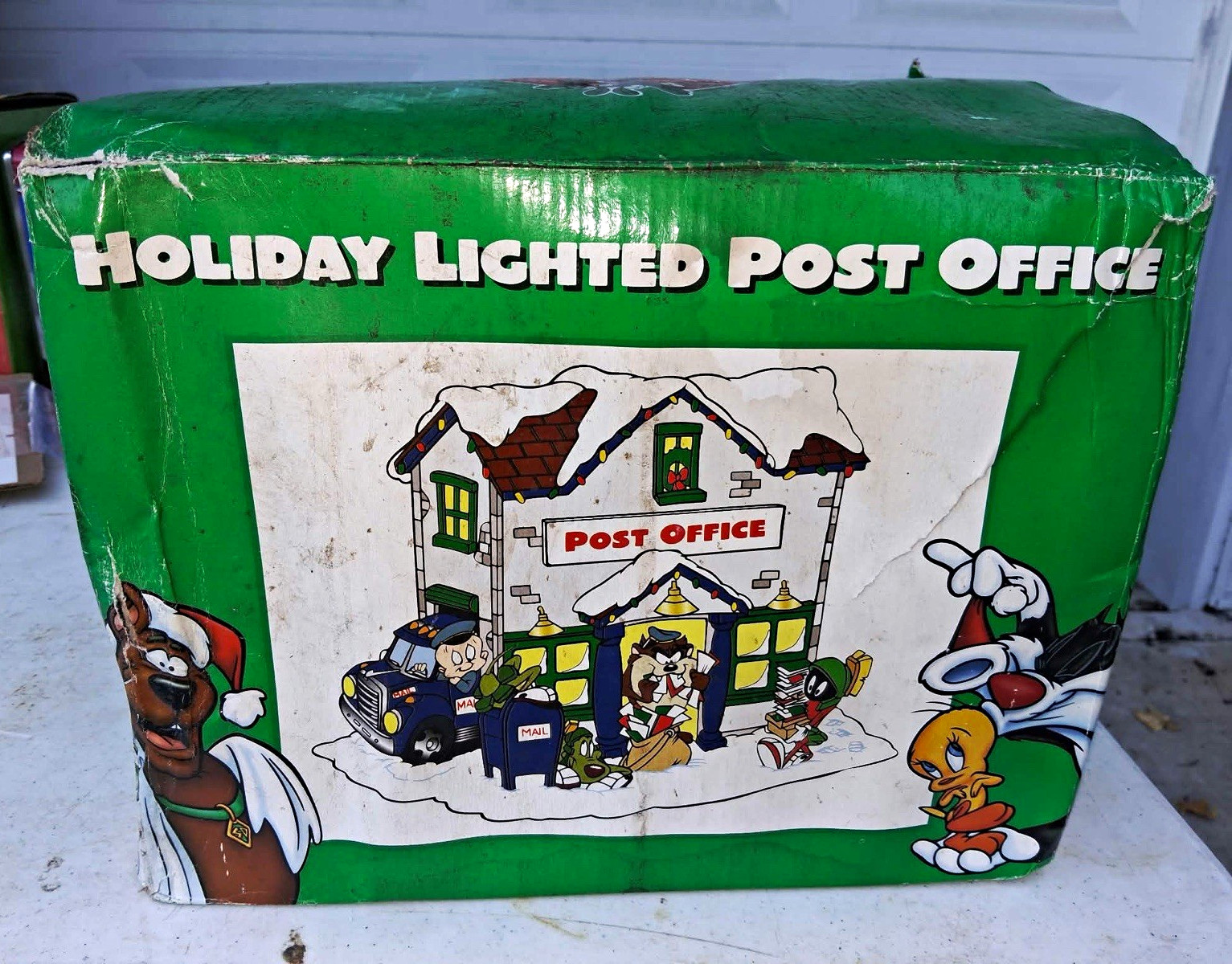 Vintage 1998 Looney Tunes Christmas Village Post Office