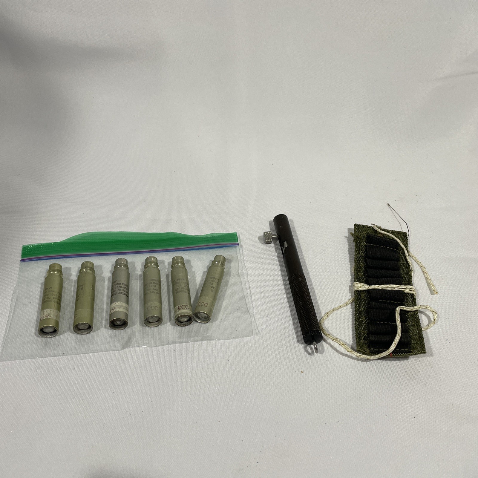 MK 80 Mod 0 Signal Kit Vietnam Era MRE Survival Ration 1967 w/6rds, Rare MK 80 Mod 0 Signal Kit Vietnam Era MRE Survival Ration 1967 w/6rds, Rare