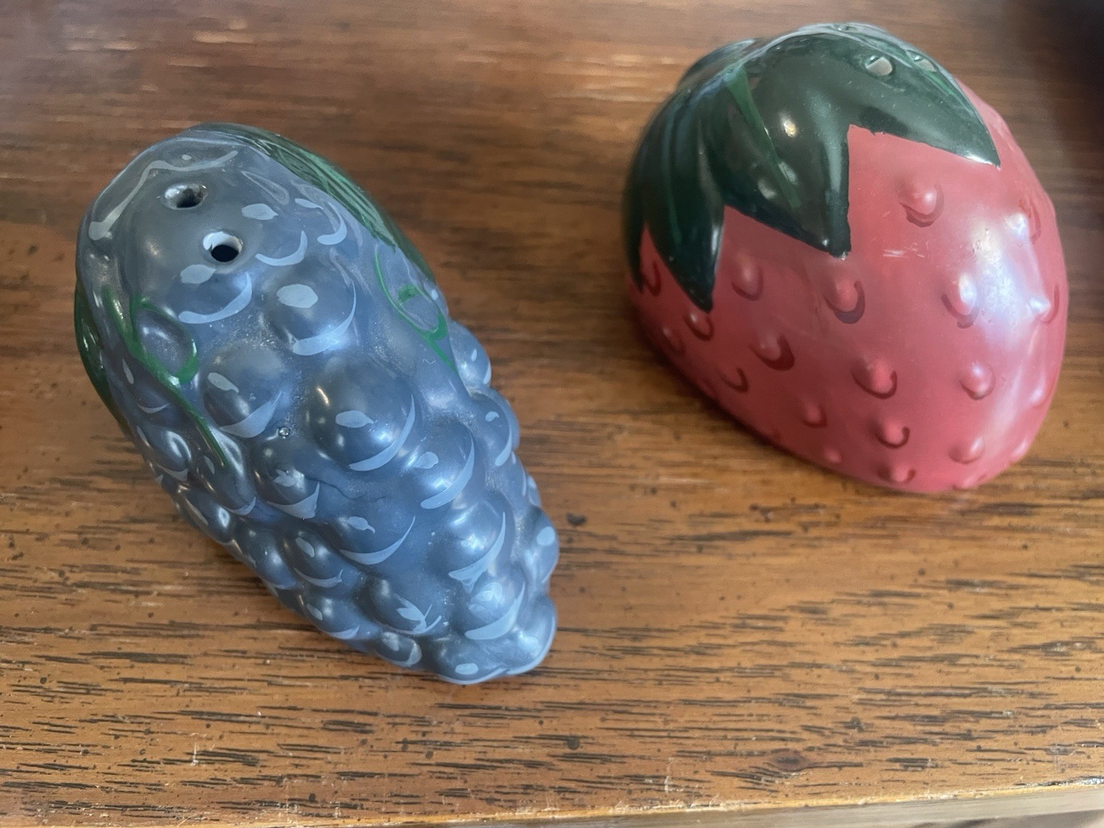 Vintage Strawberry 🍓 & Blackberry Salt & Pepper Set