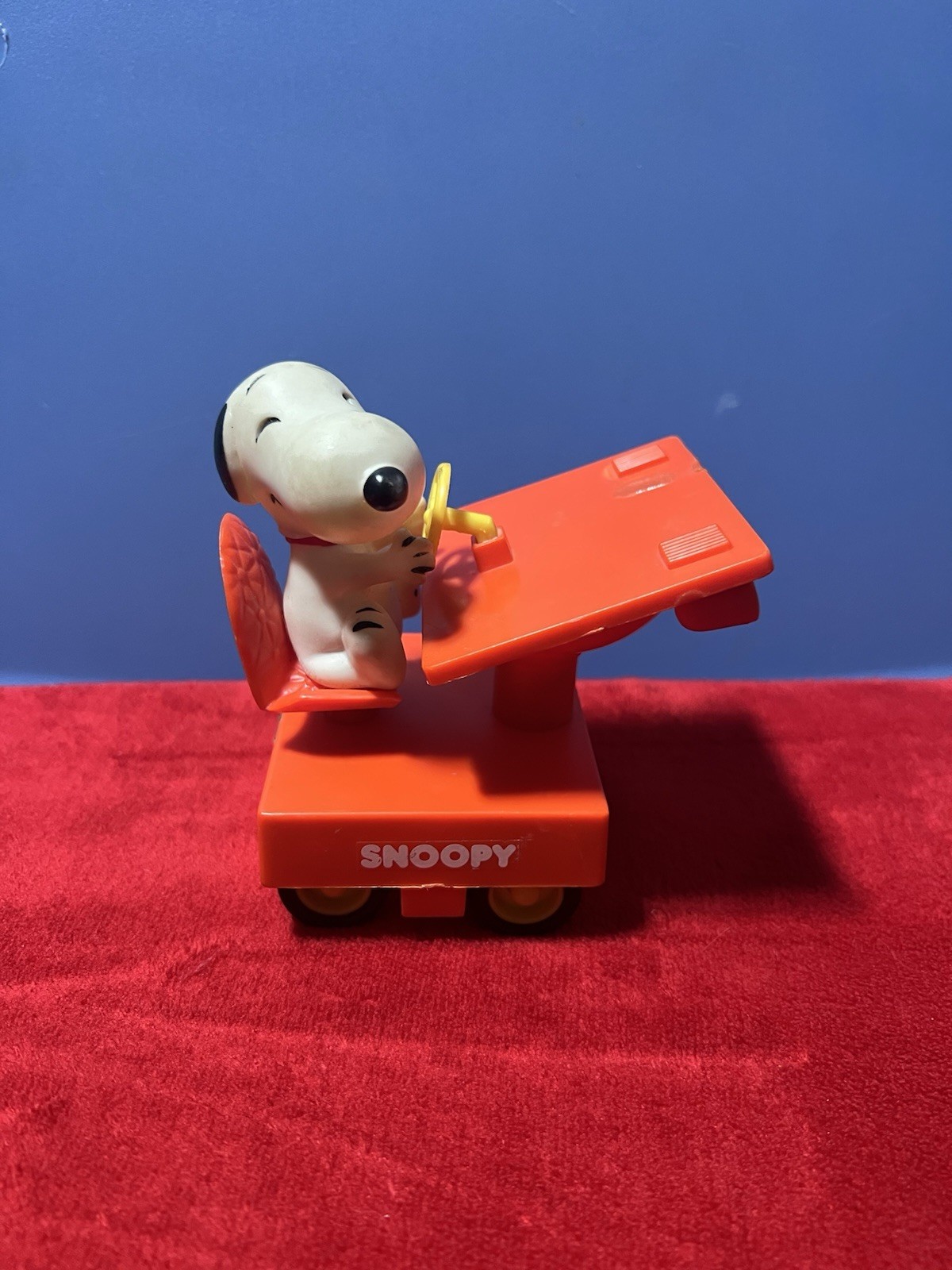 Vintage 1958 Aviva Snoopy And His Desk Mobile Motorized Toy Car Classic Peanuts