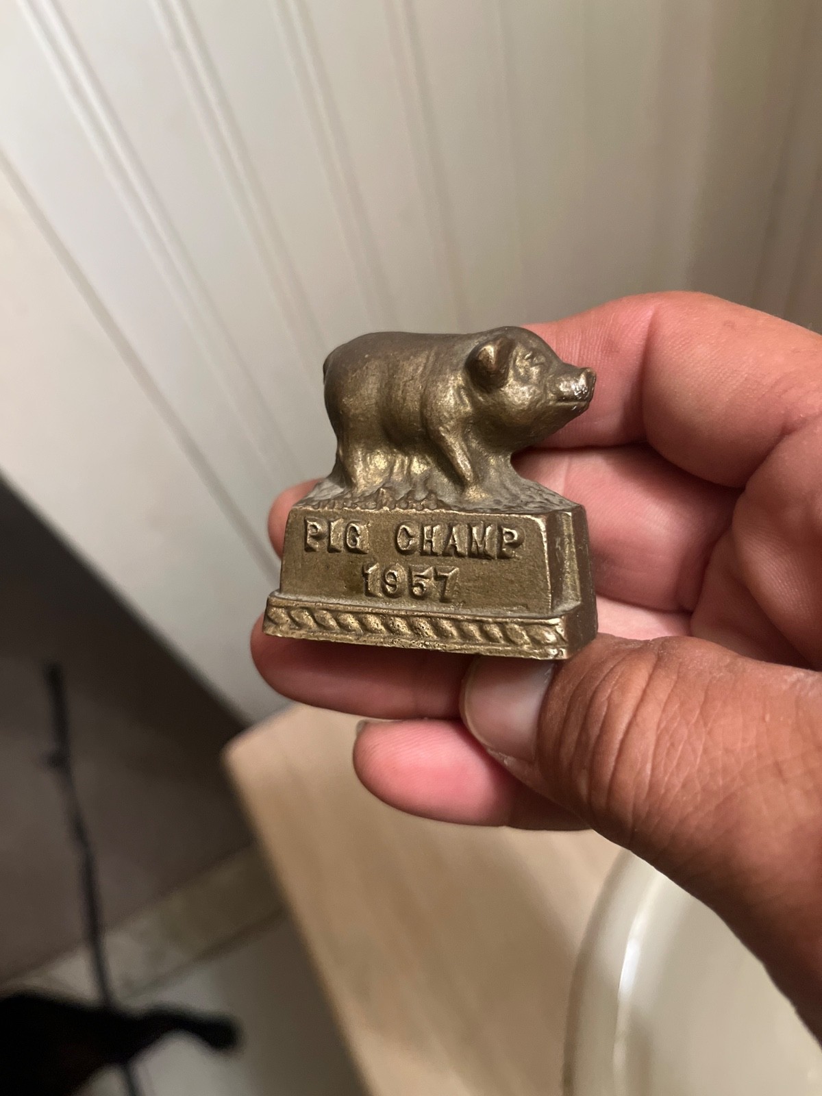aNTIQUE 1957 Mormon's pig pig champ paperweight solid bronze advertising