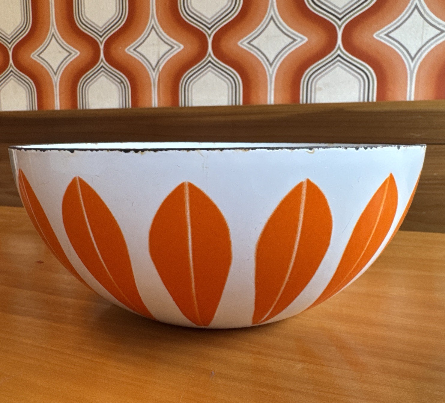 Vintage Cathrineholm 8” White Orange Enamel Lotus Bowl MCM Cathrine Holm Norway Vintage Cathrineholm 8” White Orange Enamel Lotus Bowl MCM Cathrine Holm Norway