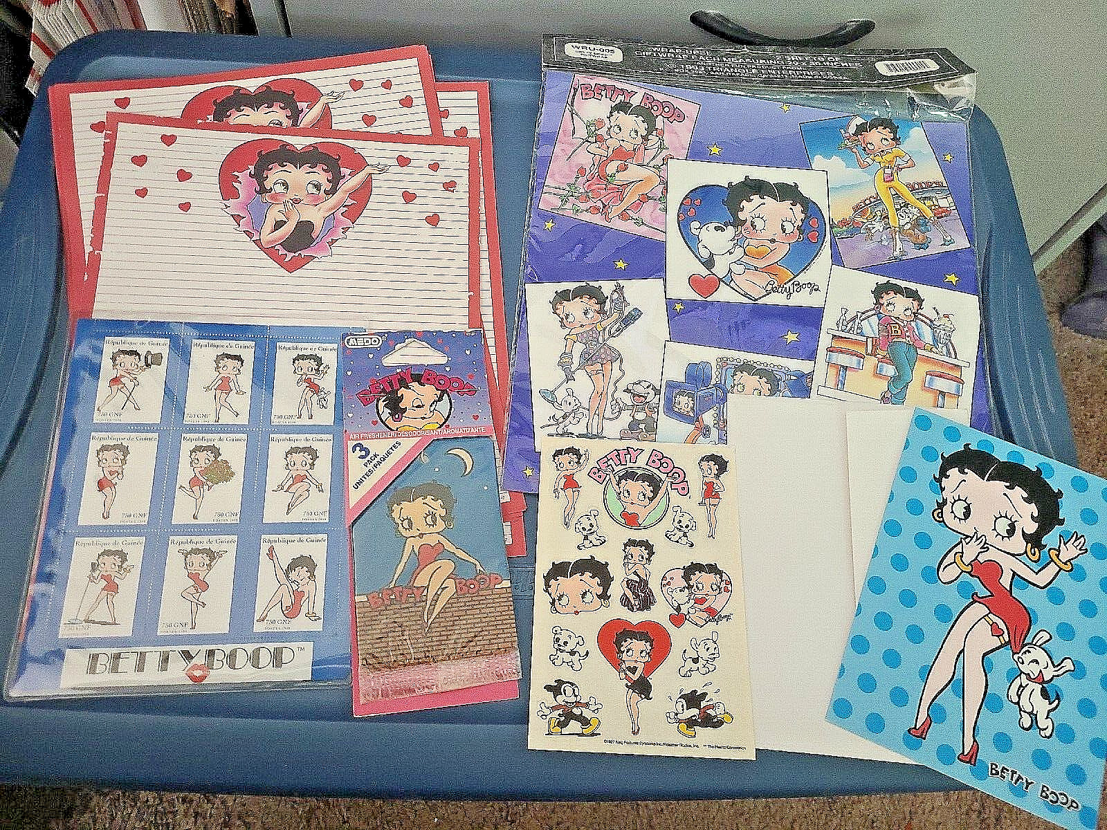 BETTY BOOB LOT OF WRAPPING PAPER, STICKERS, STAMPS, GIFT CARD & CAR AIR FRESHNER BETTY BOOB LOT OF WRAPPING PAPER, STICKERS, STAMPS, GIFT CARD & CAR AIR FRESHNER