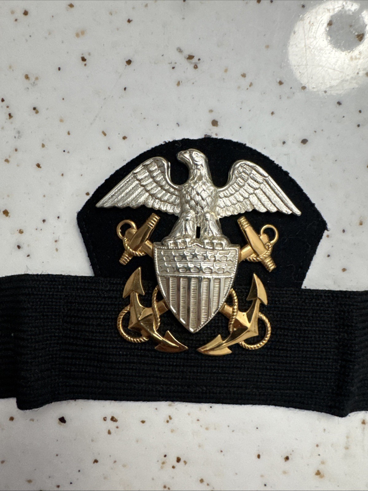 GENUINE U.S. NAVY CAP DEVICE: OFFICER - MOUNTED GENUINE U.S. NAVY CAP DEVICE: OFFICER - MOUNTED