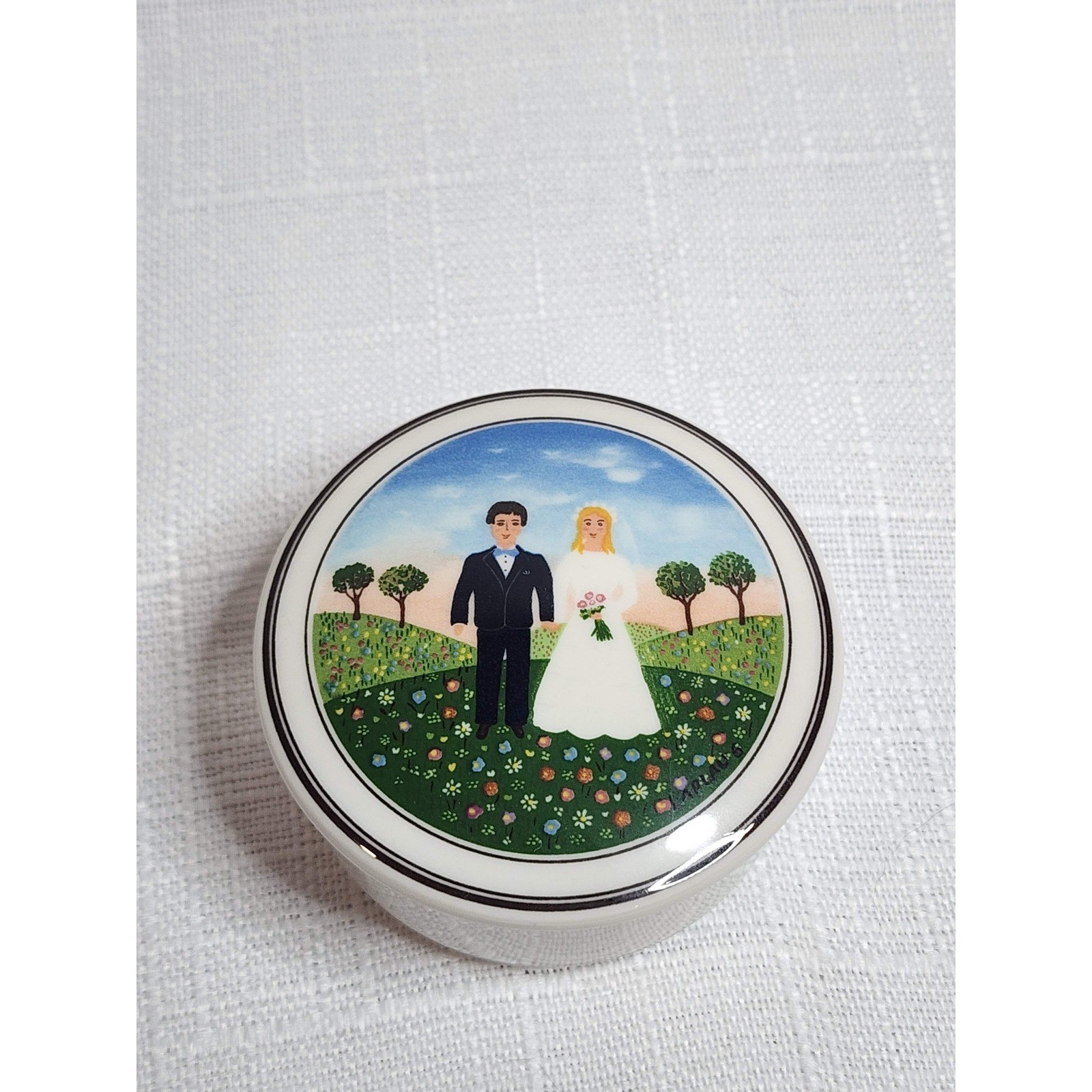 Villeroy & Boch Design Naif Wedding Trinket Box Laplau 6 Porcelain Luxembourg Villeroy & Boch Design Naif Wedding Trinket Box Laplau 6 Porcelain Luxembourg