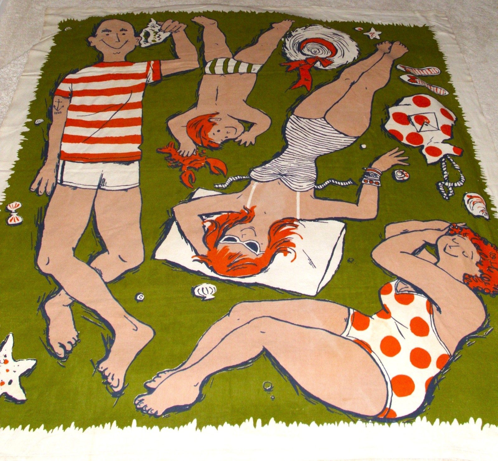 RARE Vtg FIELDCREST Huge TOM MORROW Designed BEACH Towel FAMILY in Bathing Suits