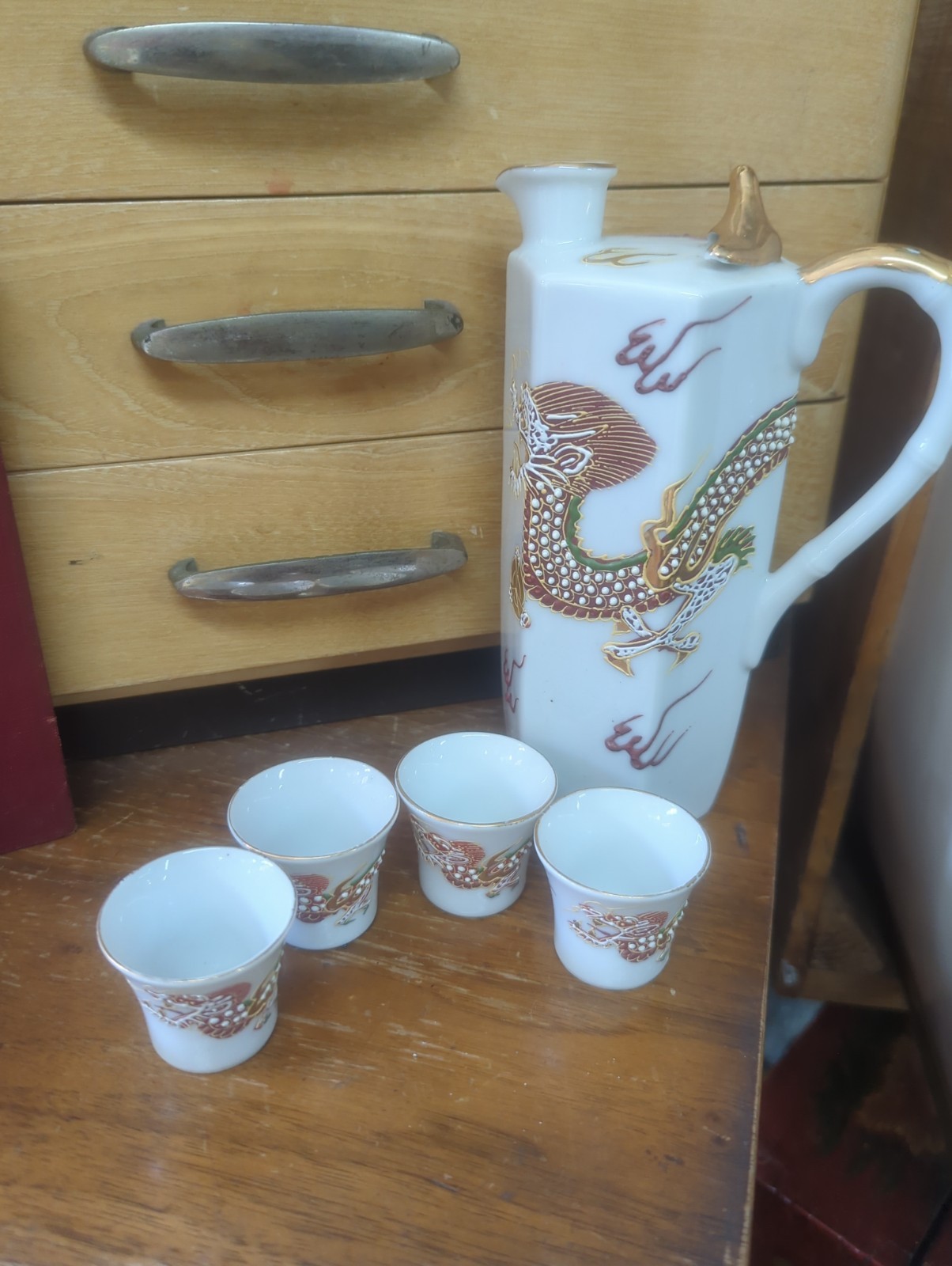 Vintage Japanese Dragonware Moriage Saki Decanter W/4 Lithophane Cups Vintage Japanese Dragonware Moriage Saki Decanter W/4 Lithophane Cups