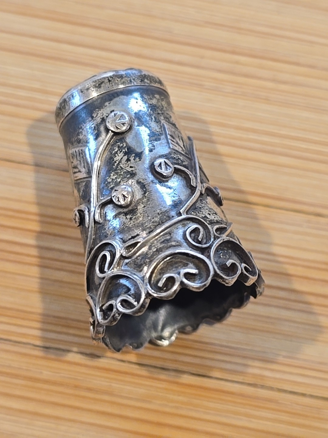 Antique Sterling Silver Victorian Thimble Art Nouveau Scalloped Lace Edge