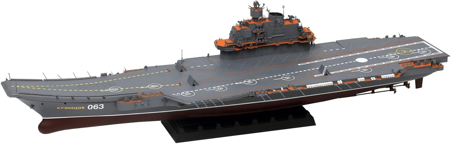 Pit Road 1/700 Sky Wave Series Russian Navy Aircraft Carrier Admiral Kuznetsov P