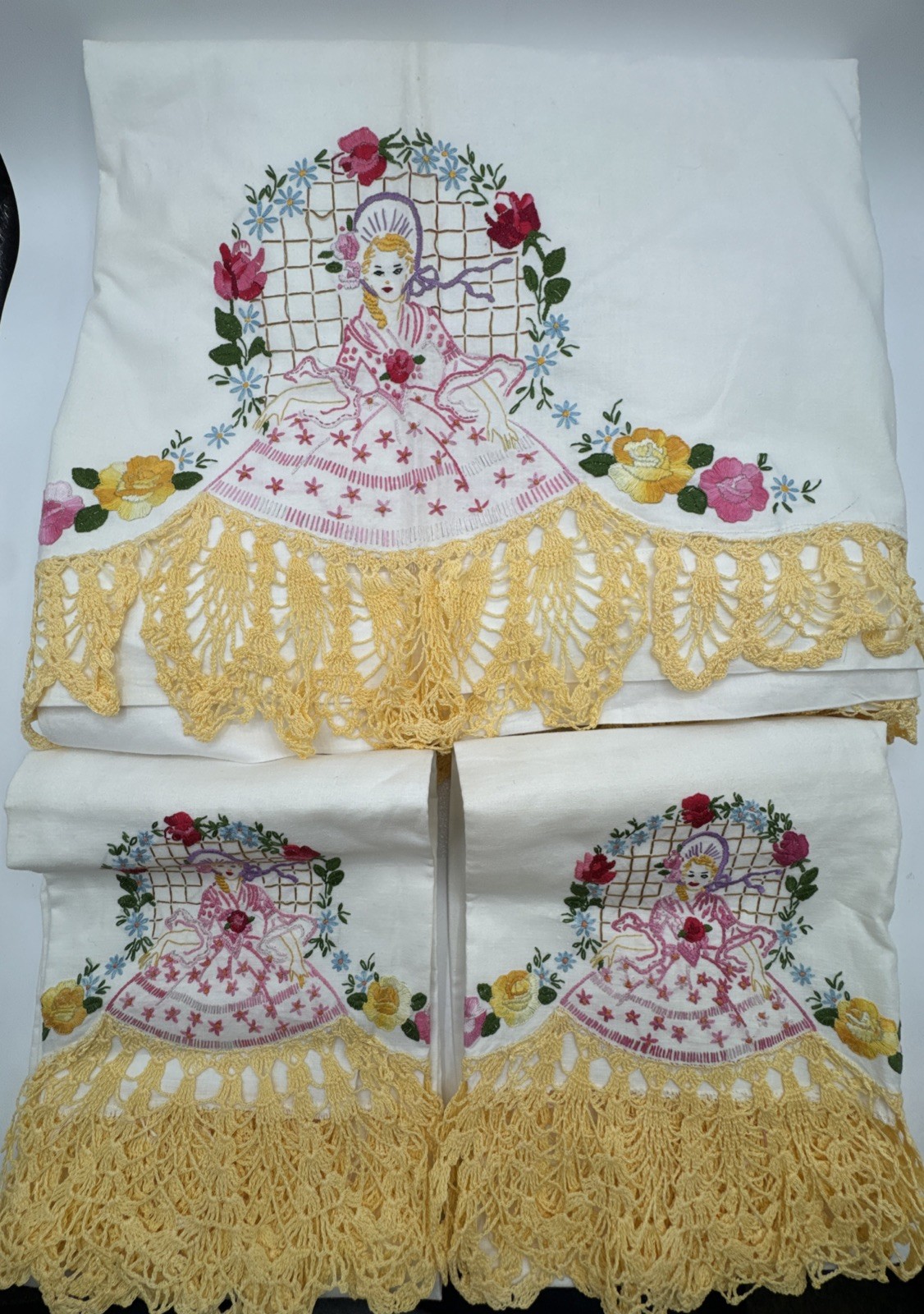 Vintage FULL Sheet Set 2 Pillowcases Embroidered Lady Crochet Edge & FULL Sheet
