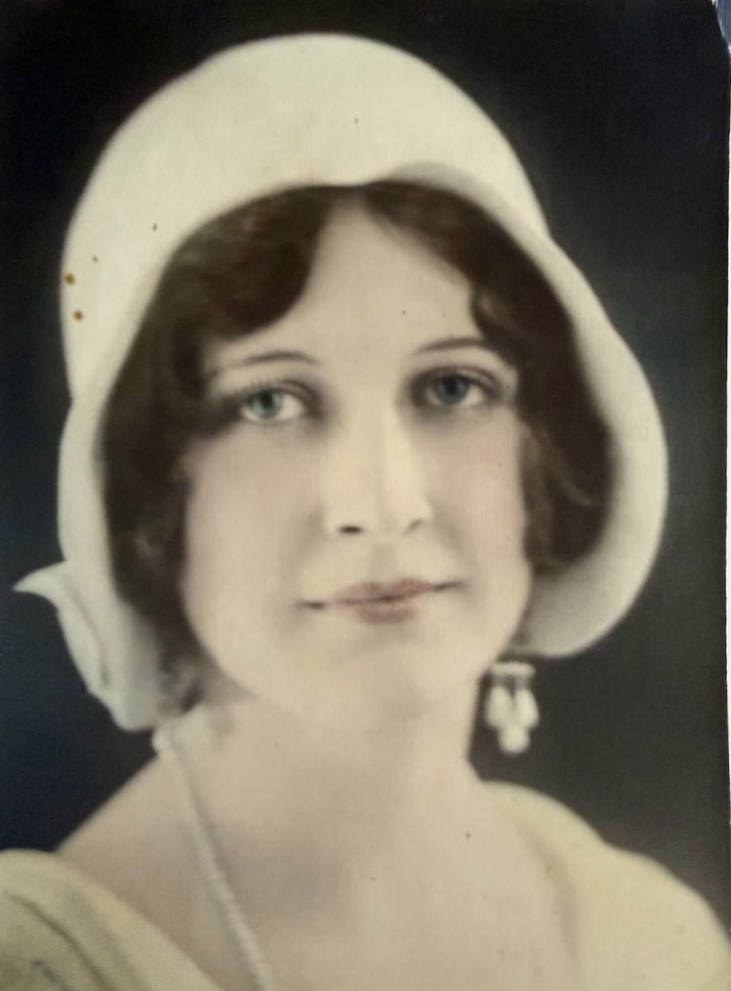 Vintage 1920s Hand Tinted Photo 6x8 Pretty Flapper Woman Cloche Hat Portrait