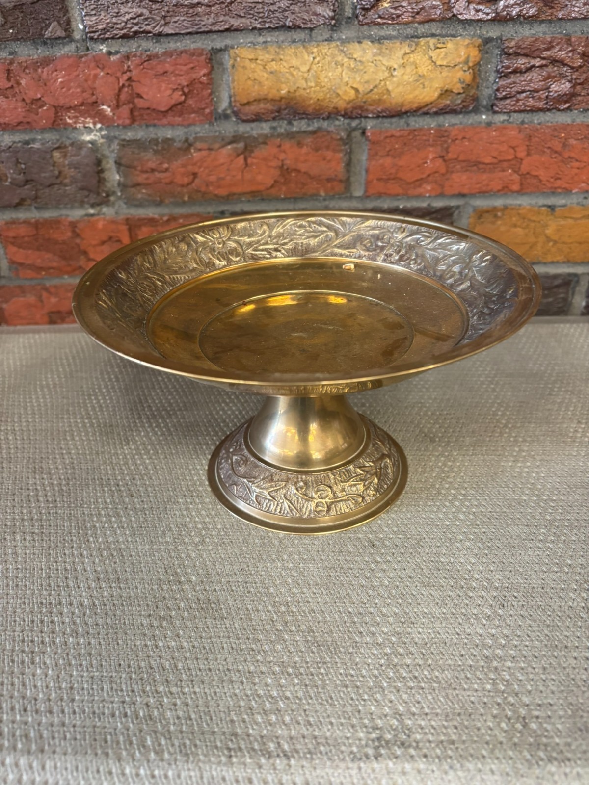 Vintage Brass Pedestal Serving Bowl Compote Decorative Floral Embossed Centerpie Vintage Brass Pedestal Serving Bowl Compote Decorative Floral Embossed Centerpie