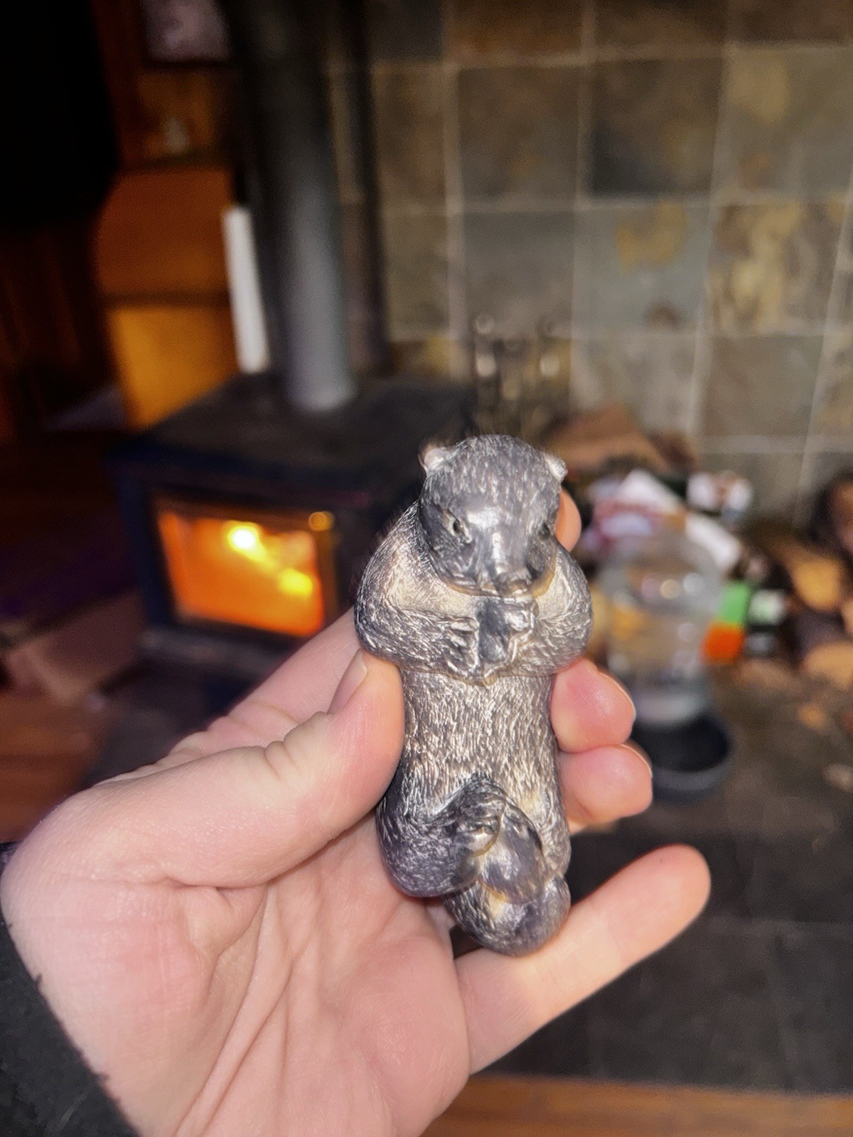 Wolf Original SEA OTTER Eating Shellfish Sculpture Soapstone Figurine WE Canada