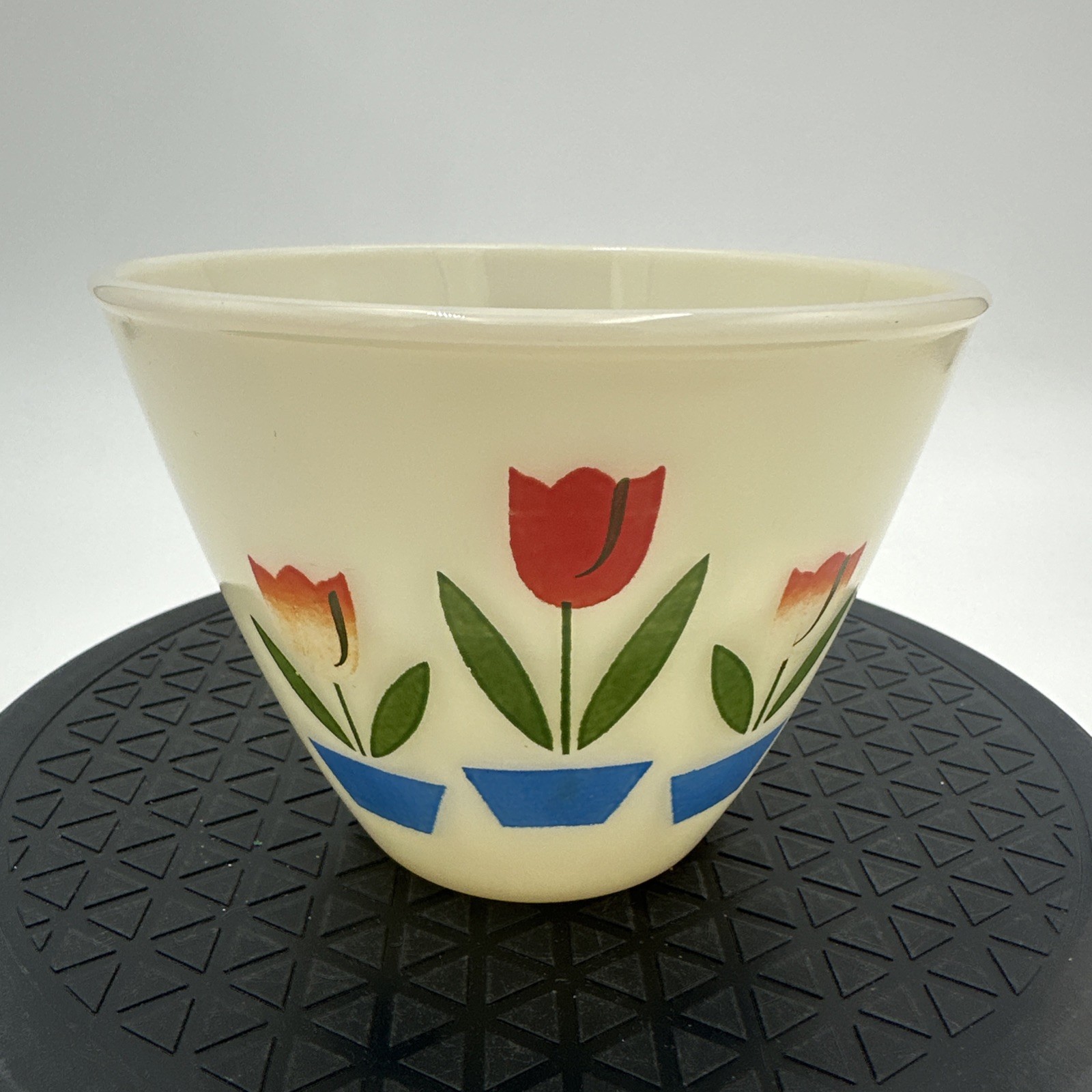 VTG Fire King Oven Ware Tulips on Ivory 4 VTG Fire King Oven Ware Tulips on Ivory 4