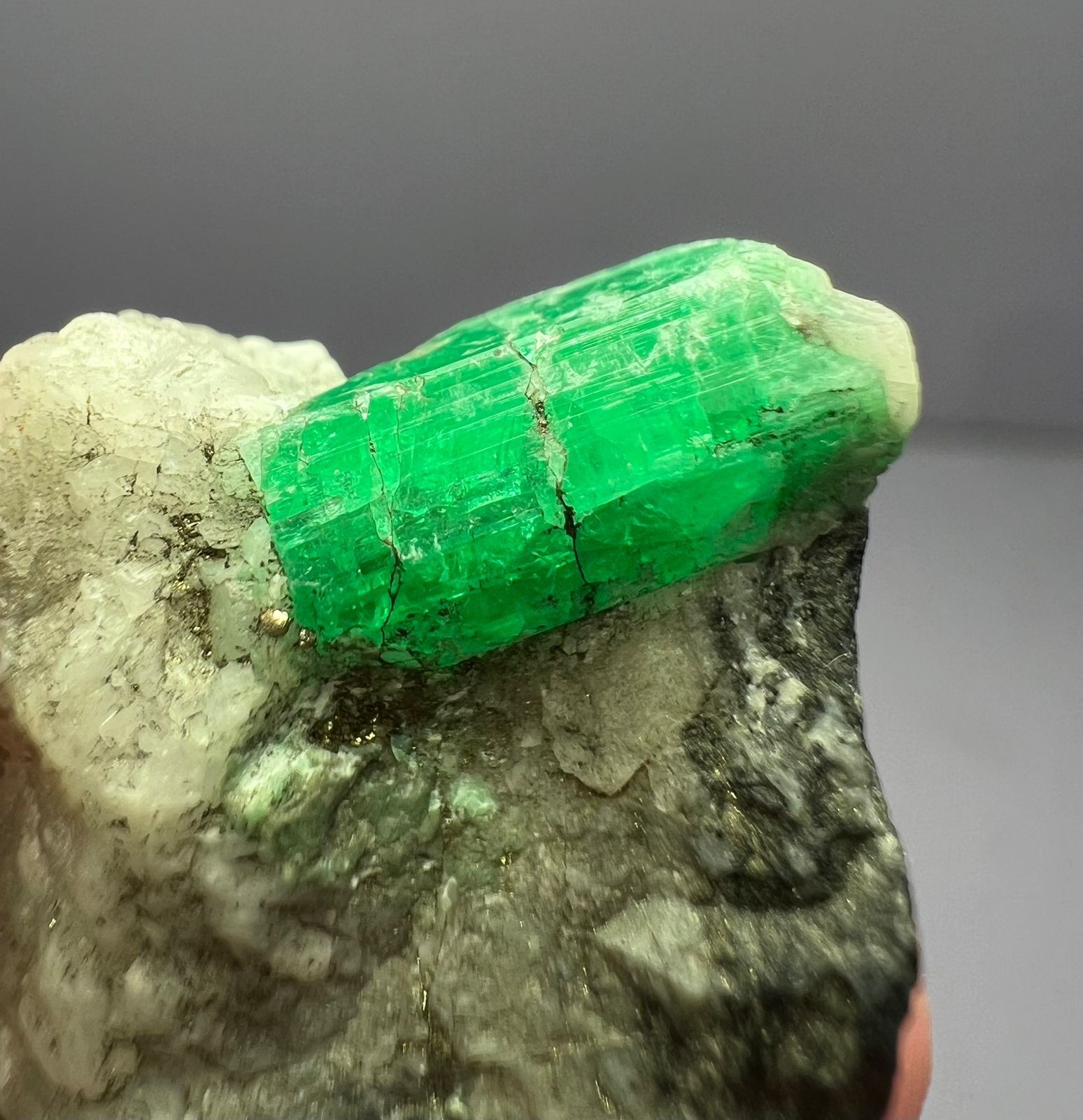 55 Ct. Beautiful Emerald Crystal Specimen from Panjshir Afghanistan 55 Ct. Beautiful Emerald Crystal Specimen from Panjshir Afghanistan