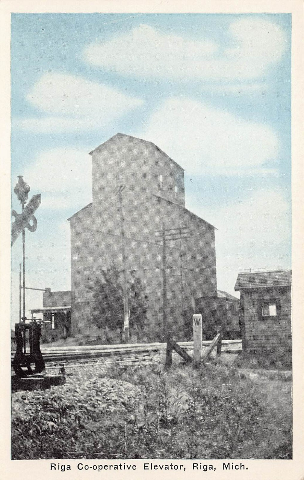 Riga MI Michigan Railroad Train Station Depot Grain Elevator Vtg Postcard Z10